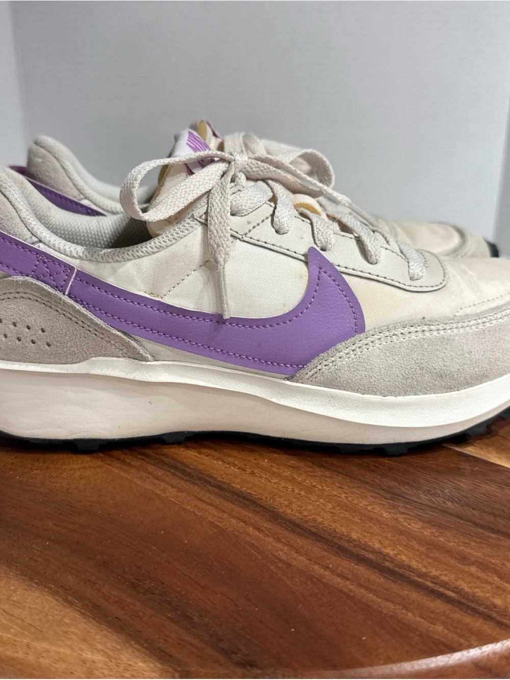 Nike Waffle Debut Women’s Size 9 Ivory Purple Outdoor Running Shoes Sneakers